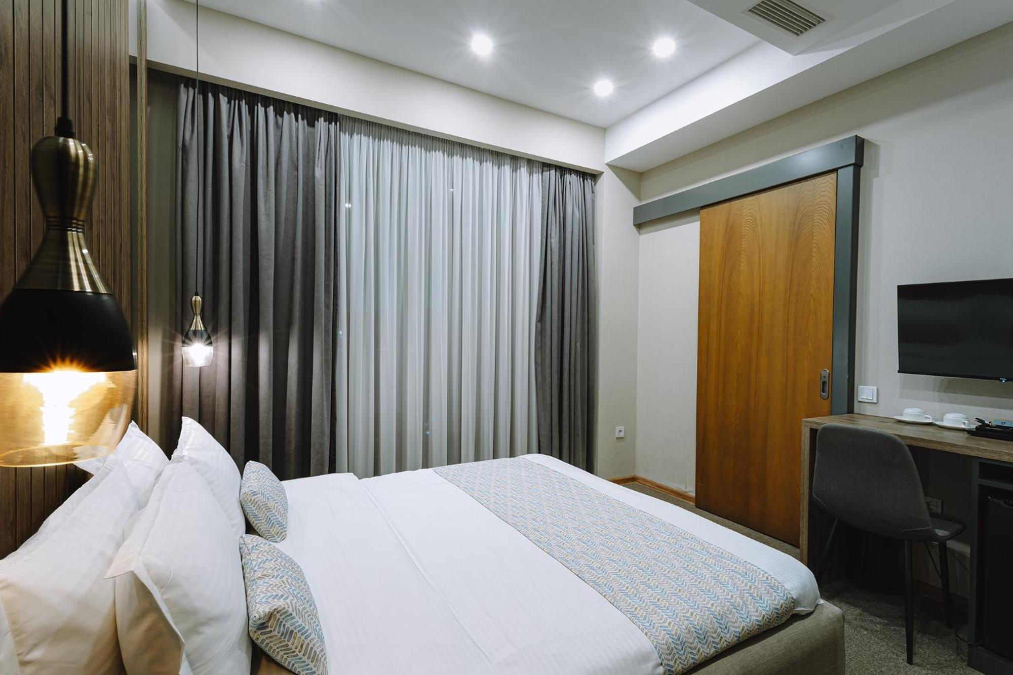 Hotel Sky Station 트빌리시 외부 사진